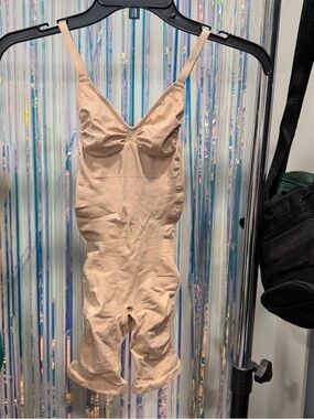 NWOT Skims Shapewear XXS/XS